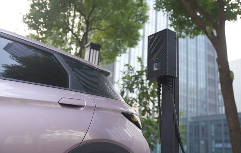 BESEN SQW45 22 kW APP - wallbox Type 2 z aplikacją EVSEMaster i dotykowym ekranem 3,5"