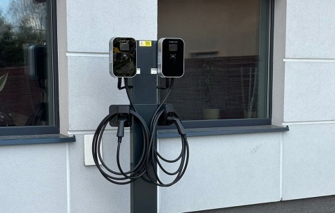 BESEN BS20 22 kW - wallbox Type 2 32 A z kablem 5 m, LCD, IP66